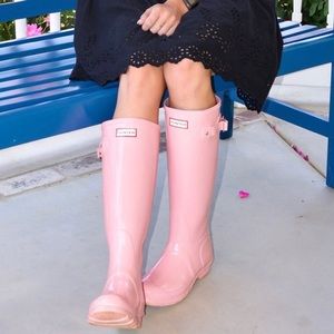 Light pink hunter boots